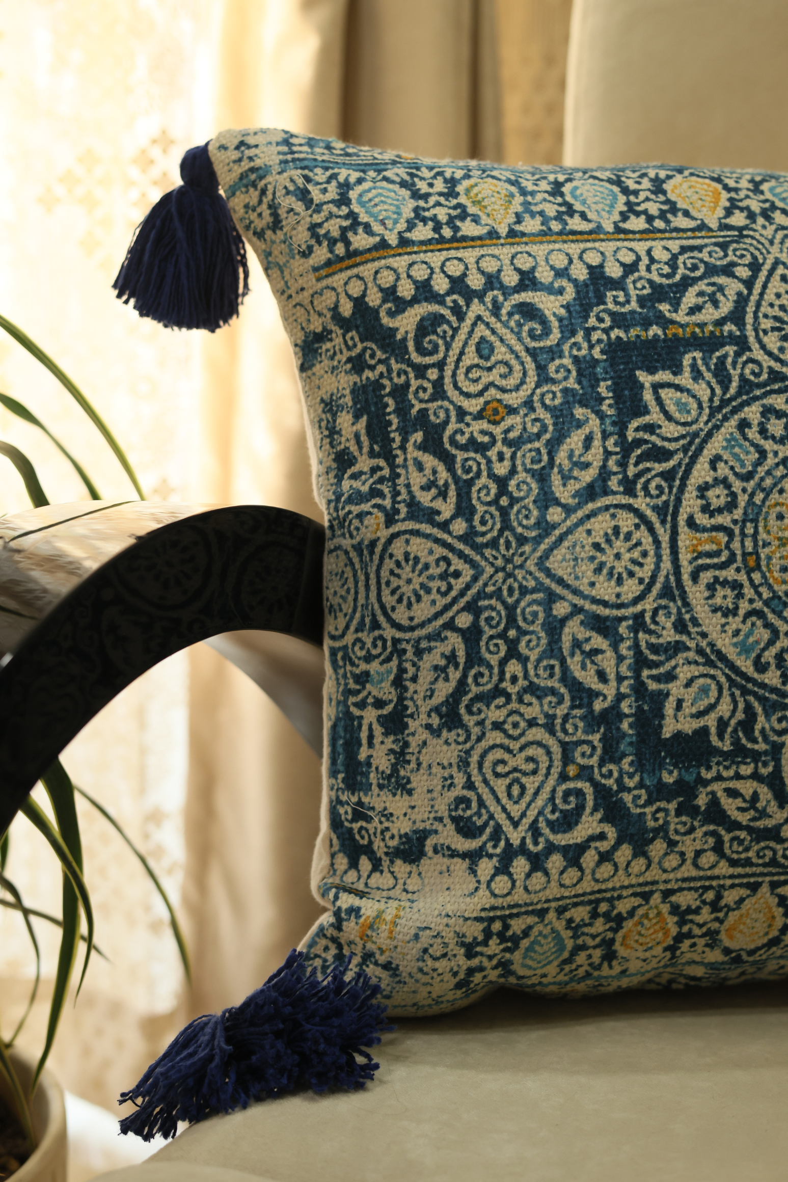 Ethnic-Oriental Cushion Cover