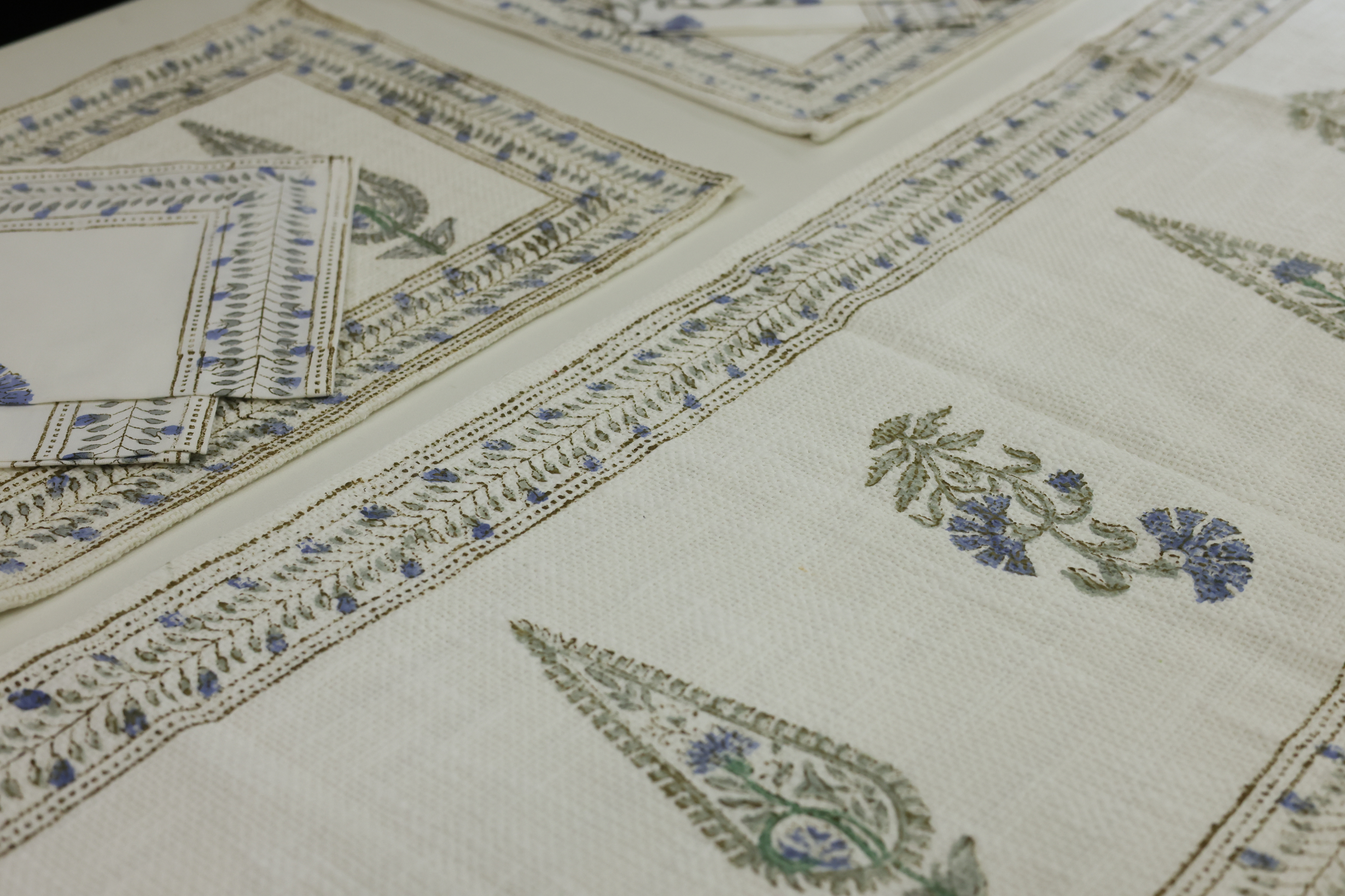 Artisanal Elegance: Jaipuri Hand Block Printed 13-Piece Cotton Table Suite